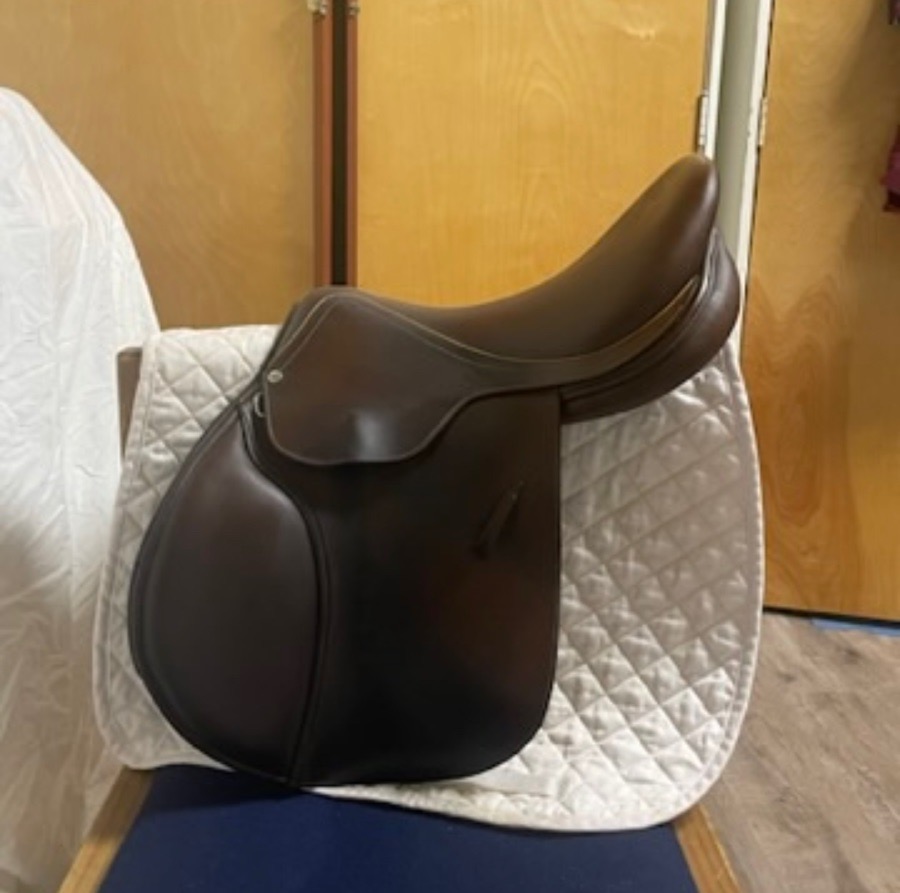 Rare L’Apogeé French Saddle