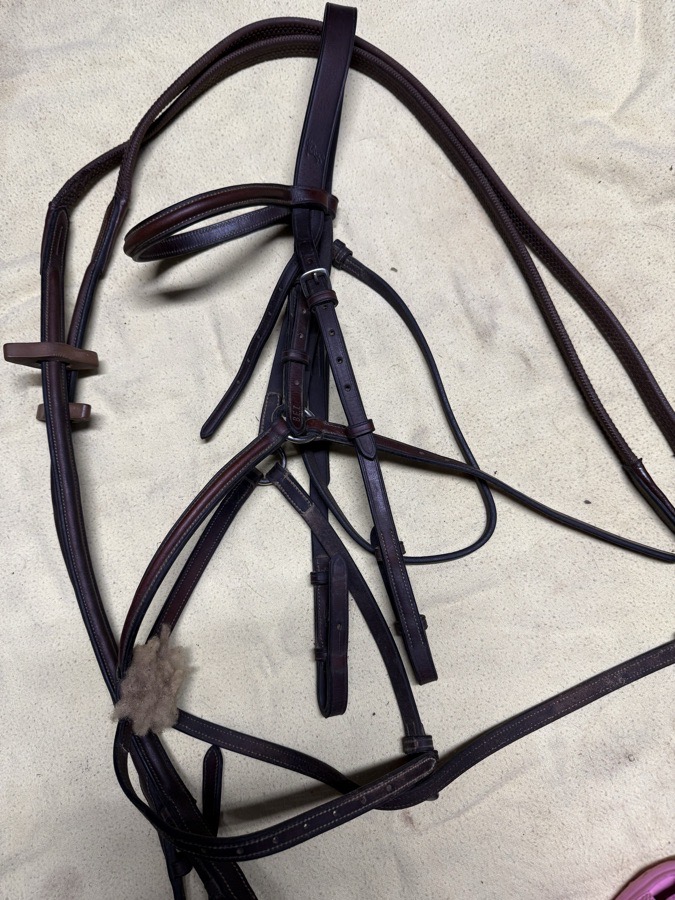 BOBBY'S ENGLISH TACK Figure 8 Bridle