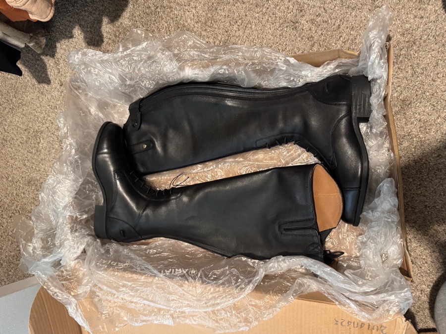 ARIAT Boots 7