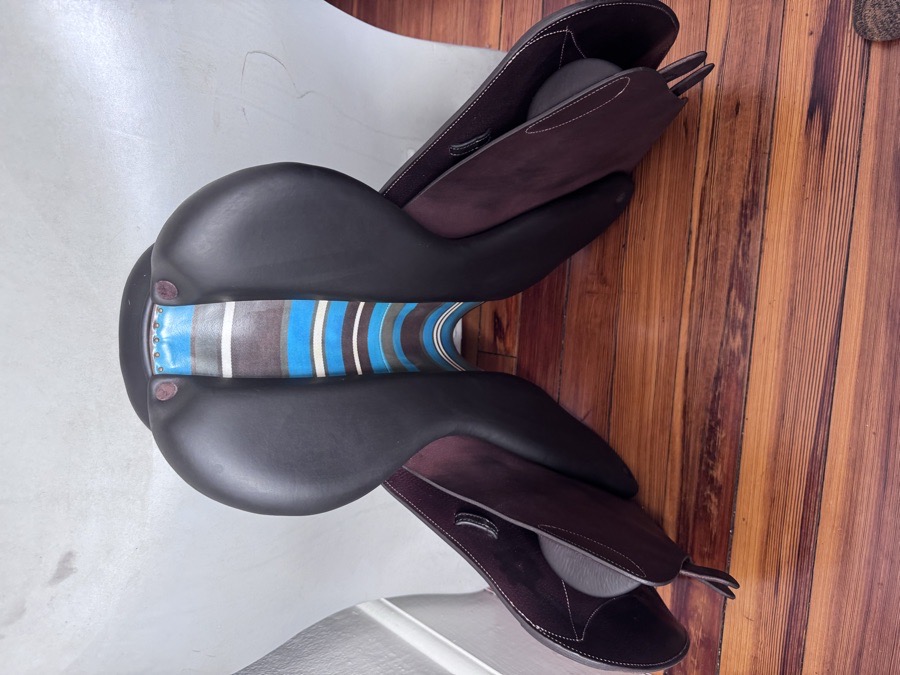 16.5” Voltaire Calgary PRO Saddle - 2021 - 0A - Full Buffalo - MINT!