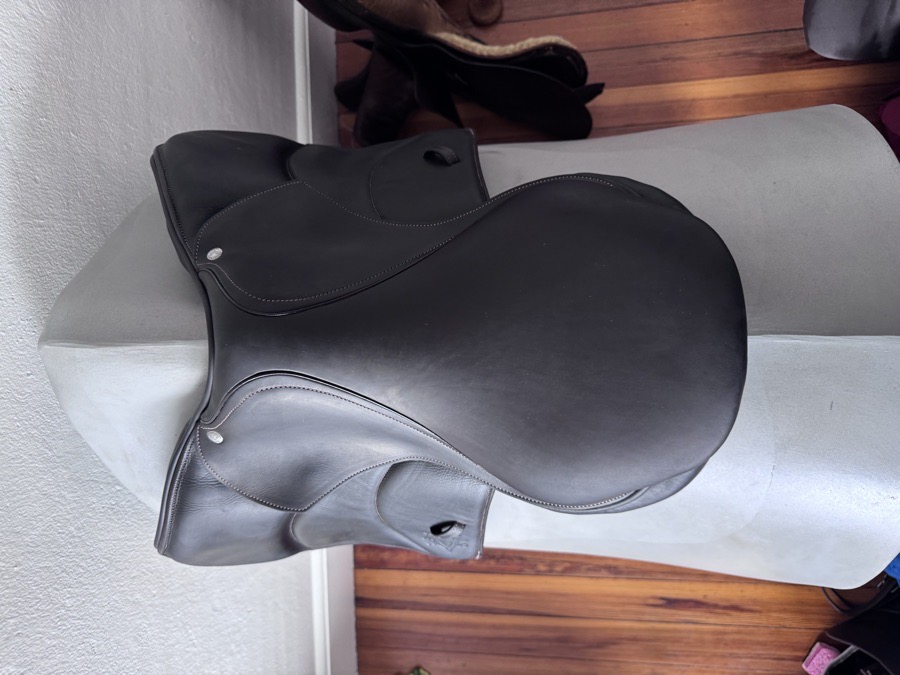 16.5” Voltaire Calgary PRO Saddle - 2021 - 0A - Full Buffalo - MINT!