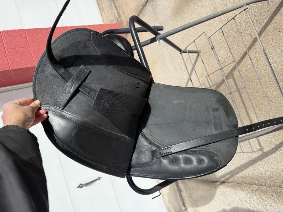 Superior Saddlery Dressage Saddle