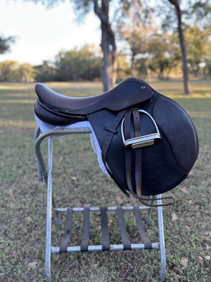 Arabian Saddle Co. Elan Spring-Tree, Close-Contact Saddle - Excellent Condition