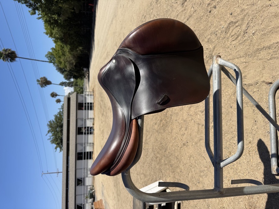 18” Devoucoux Biarritz 2005 Model