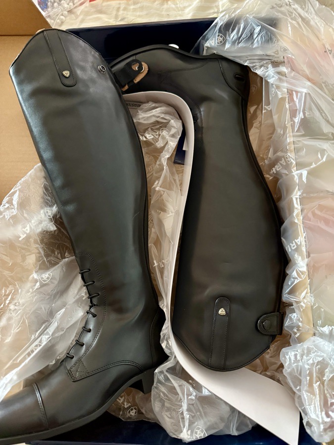 ARIAT Boots 8.5
