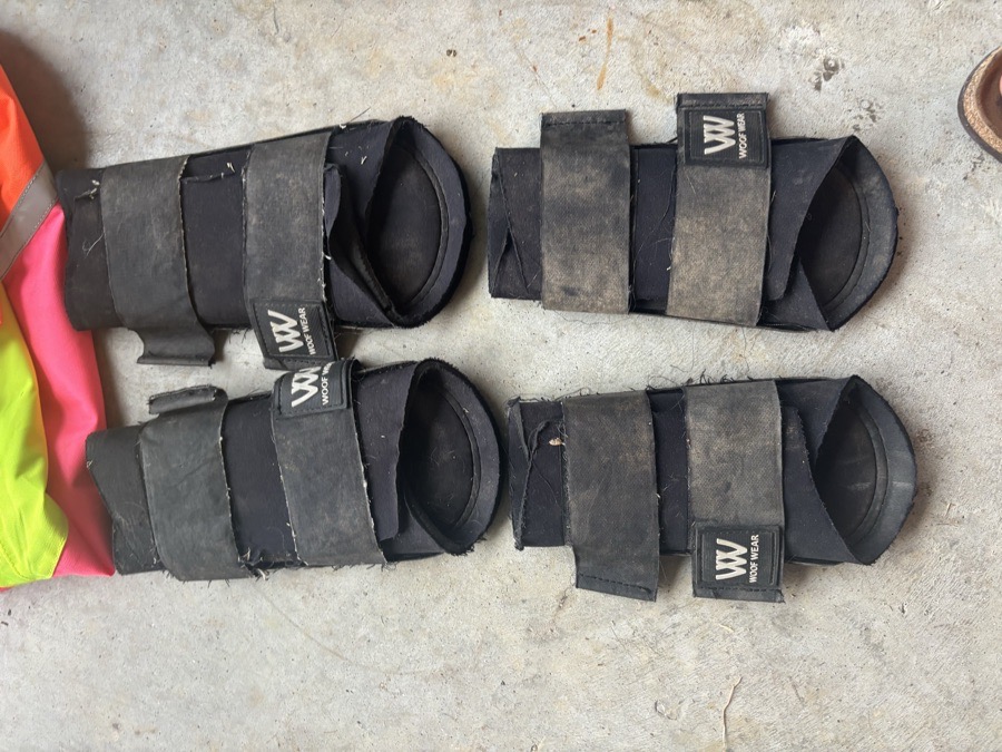 WOOF WEAR Front & back Boots