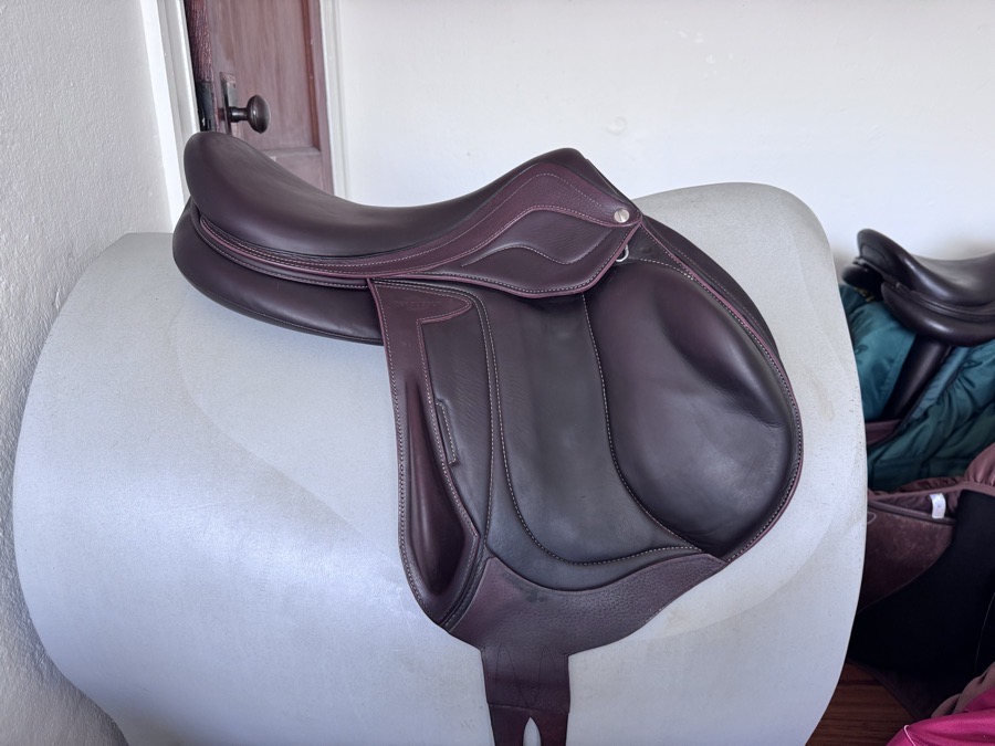 18” Devoucoux Chiberta Lab Monoflap Saddle - 2022 - 3AA - Full Buffalo