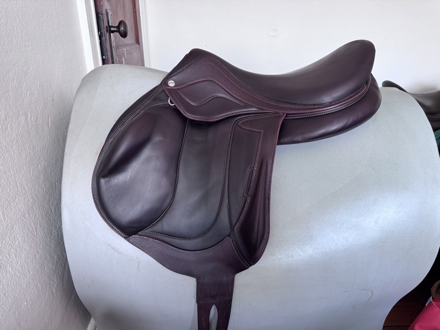 18” Devoucoux Chiberta Lab Monoflap Saddle - 2022 - 3AA - Full Buffalo