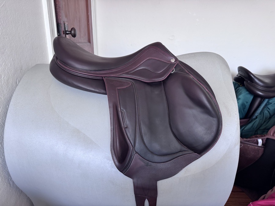 18” Devoucoux Chiberta Lab Monoflap Saddle - 2022 - 3AA - Full Buffalo