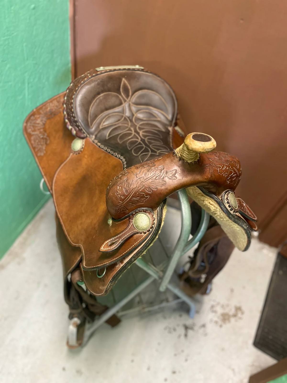 BAILEY Pleasure Saddle | 16" | 7" Tree Size