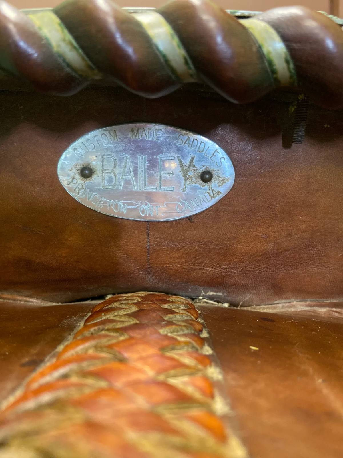 BAILEY Pleasure Saddle | 16" | 7" Tree Size