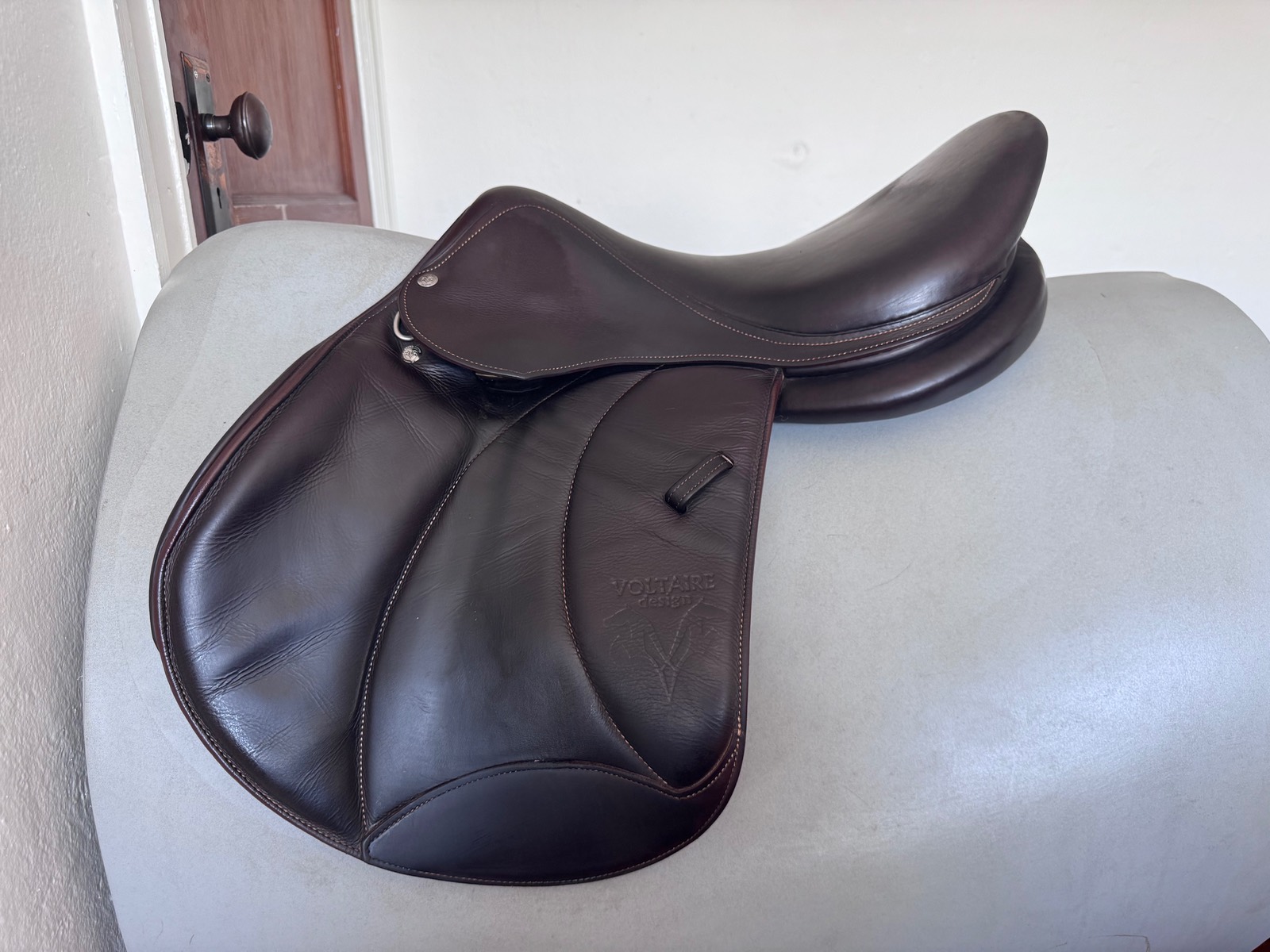 17.5" Voltaire Stuttgart PRO Saddle - 2016 - 2A - Full Buffalo!
