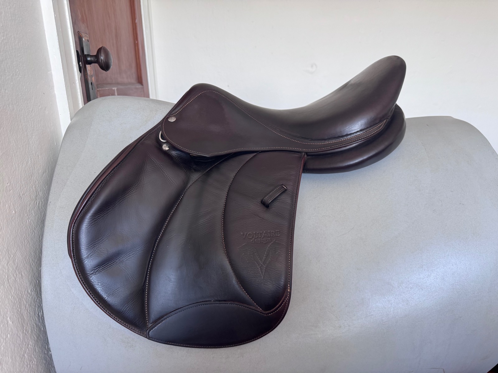 17.5" Voltaire Stuttgart PRO Saddle - 2016 - 2A - Full Buffalo!