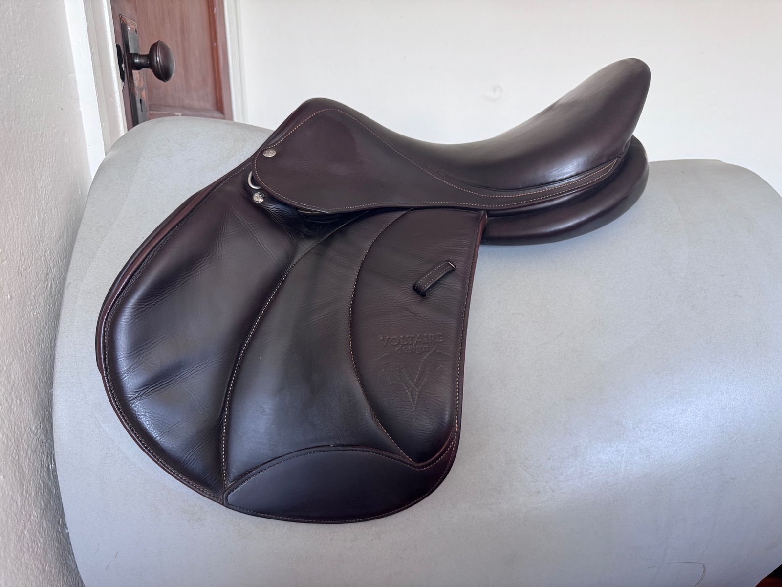 17.5" Voltaire Stuttgart PRO Saddle - 2016 - 2A - Full Buffalo!