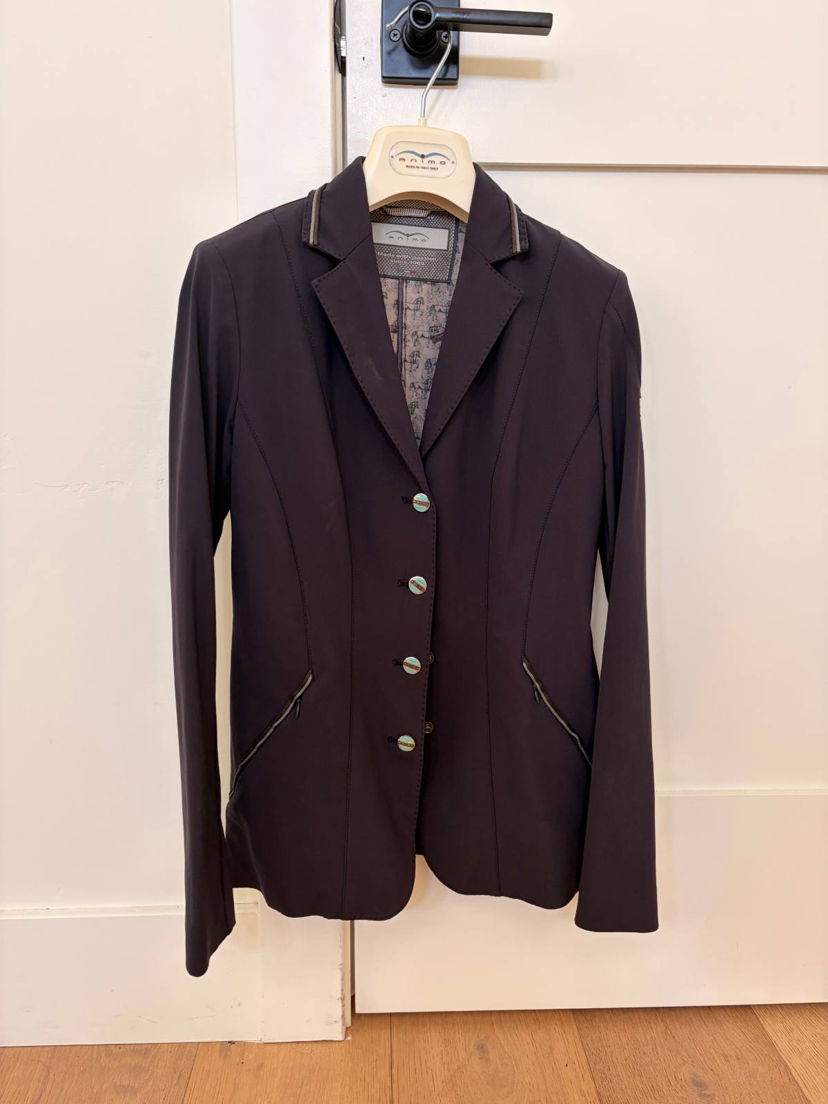 ANIMO Show Jacket