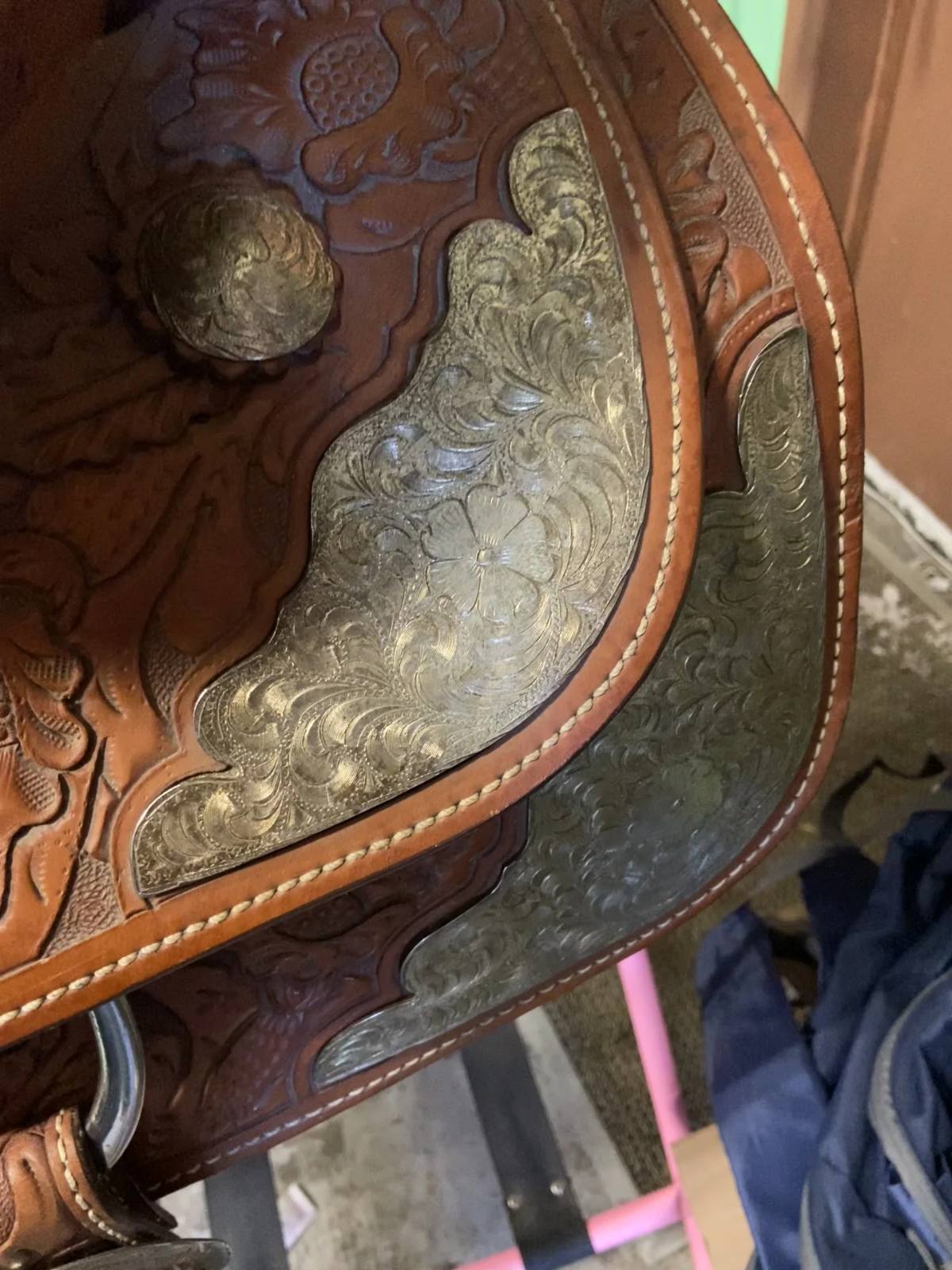 TOUGH 1 Premium Grandview Show Saddle | 15" | 7.5" Tree Size