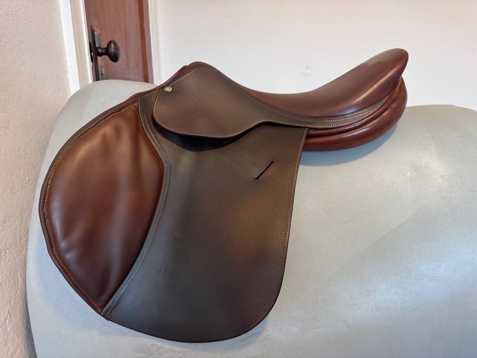 17.5" Butet Saddle - 2012 - L Seat - 2.5 Forward Flaps - Grain / Calf!
