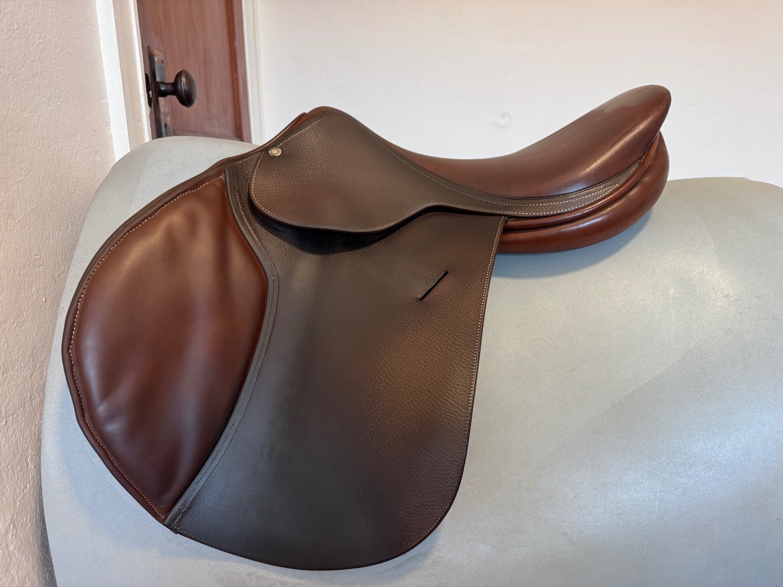 17.5" Butet Saddle - 2012 - L Seat - 2.5 Forward Flaps - Grain / Calf!