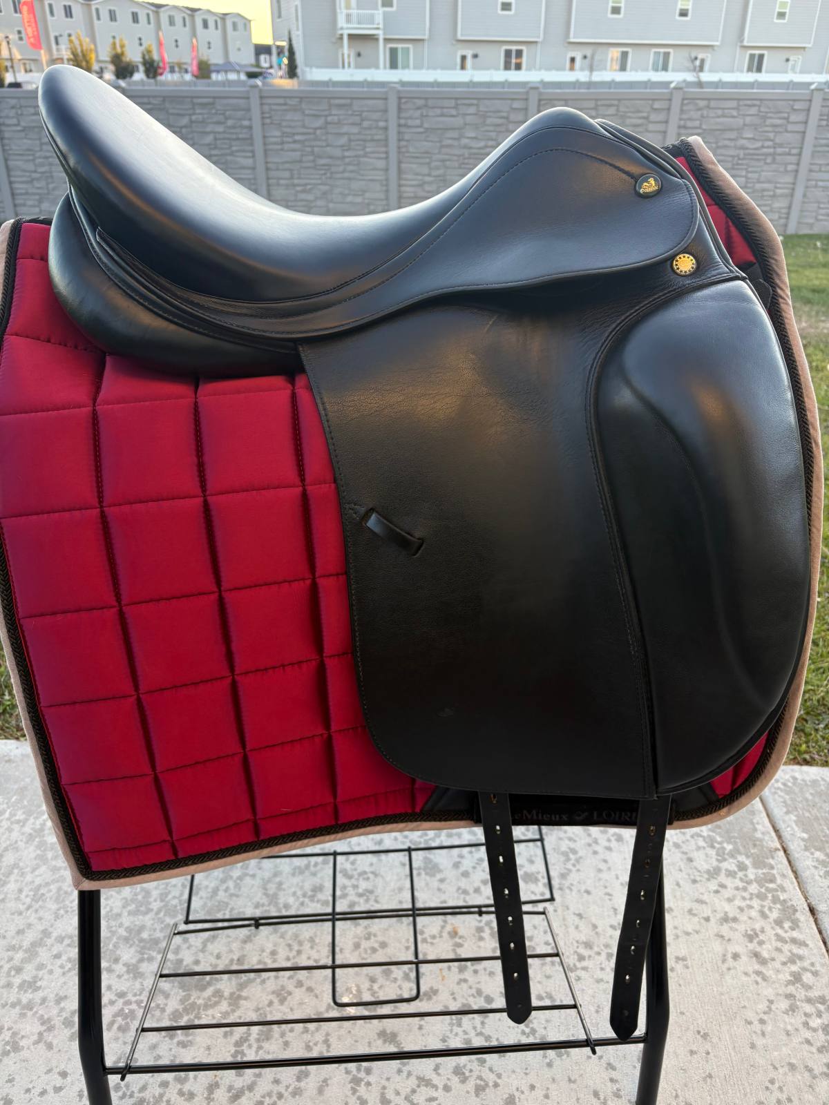 Prestige 2000 Dressage saddle | 17" | 2011 |