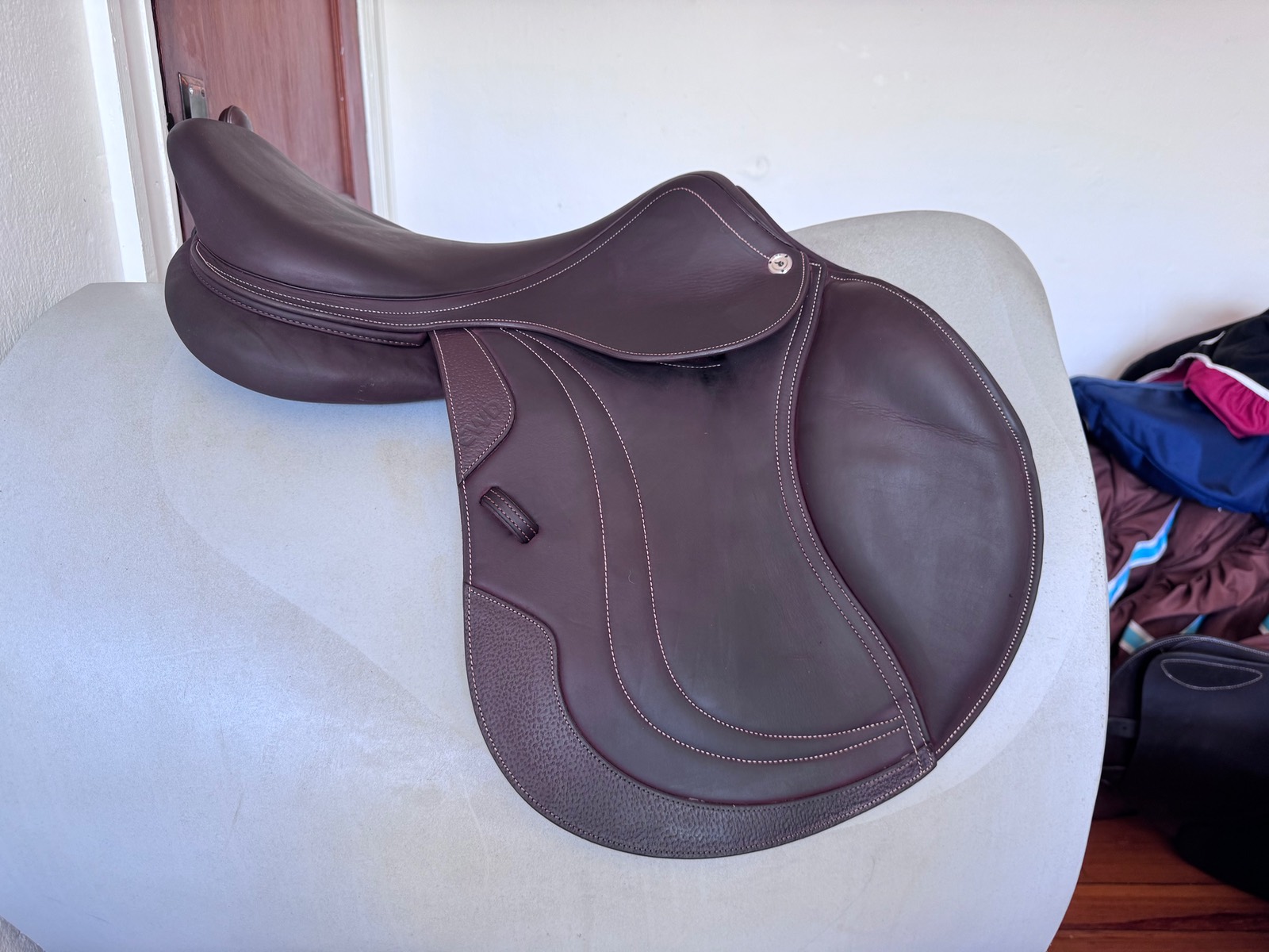 18" CWD SE02 PRO Saddle - 3C - PRO Panels - Full Buffalo - MINT!