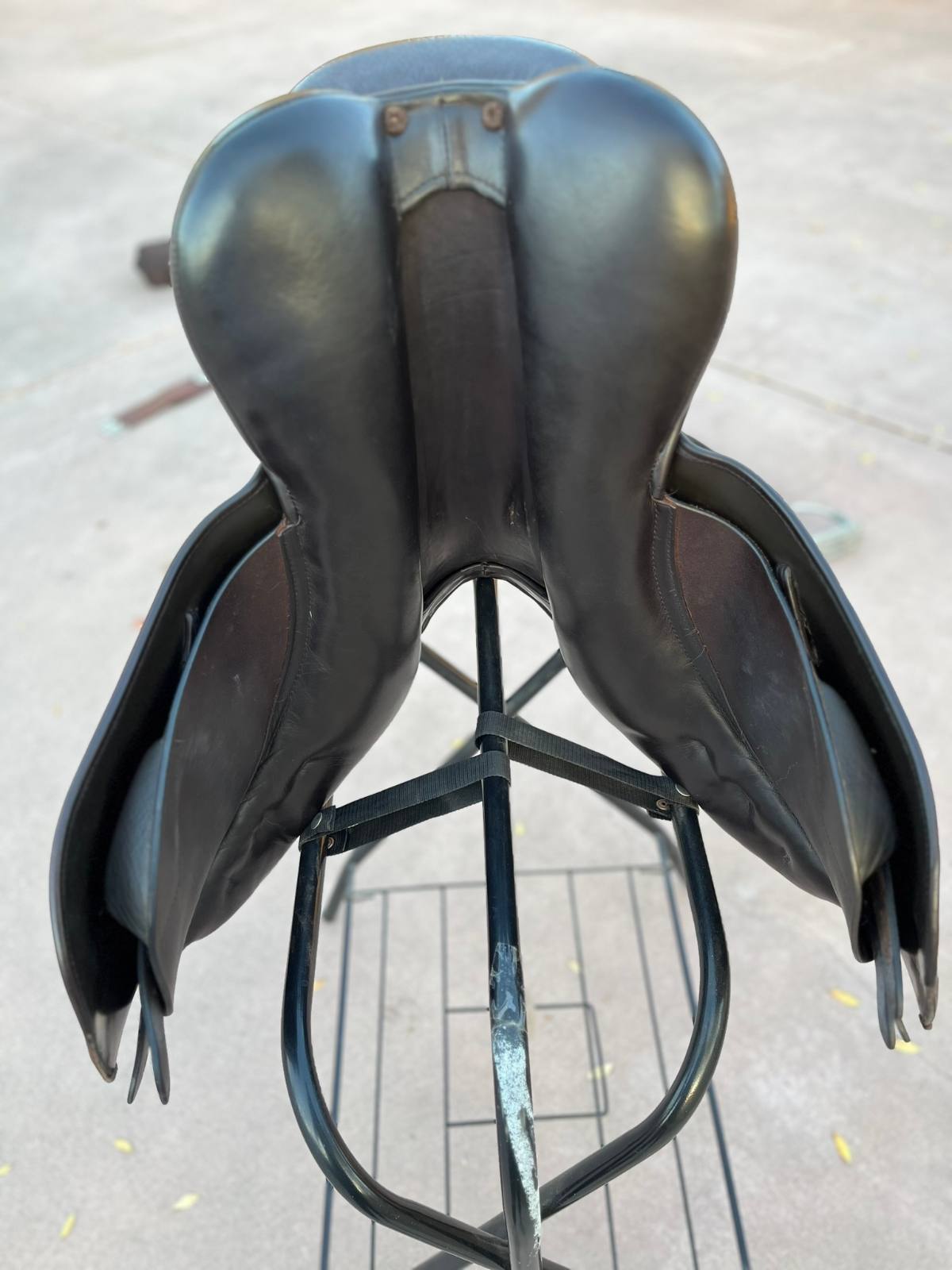 Borne Saddlery Spirit 17" MW All-Purpose Saddle + MDC Stirrups