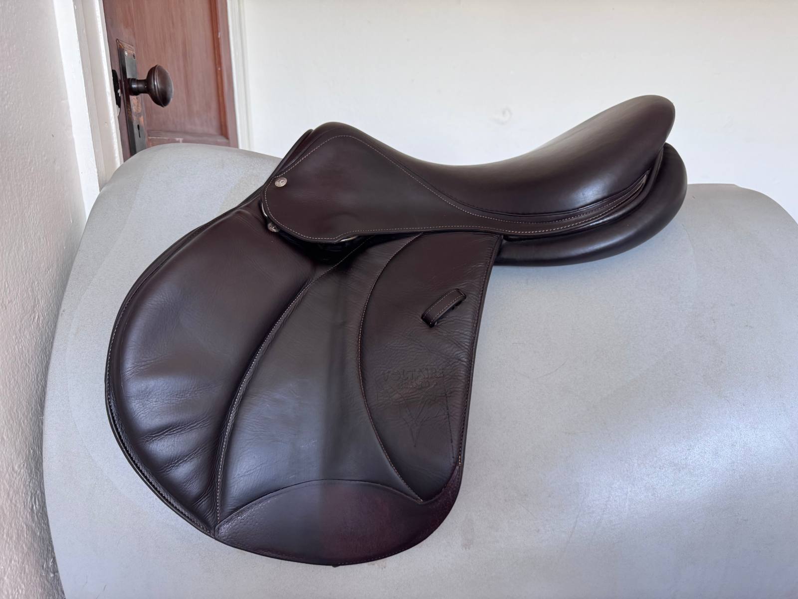 17.5" Voltaire Palm Beach PRO Saddle - 2017 - 2A - Full Buffalo!