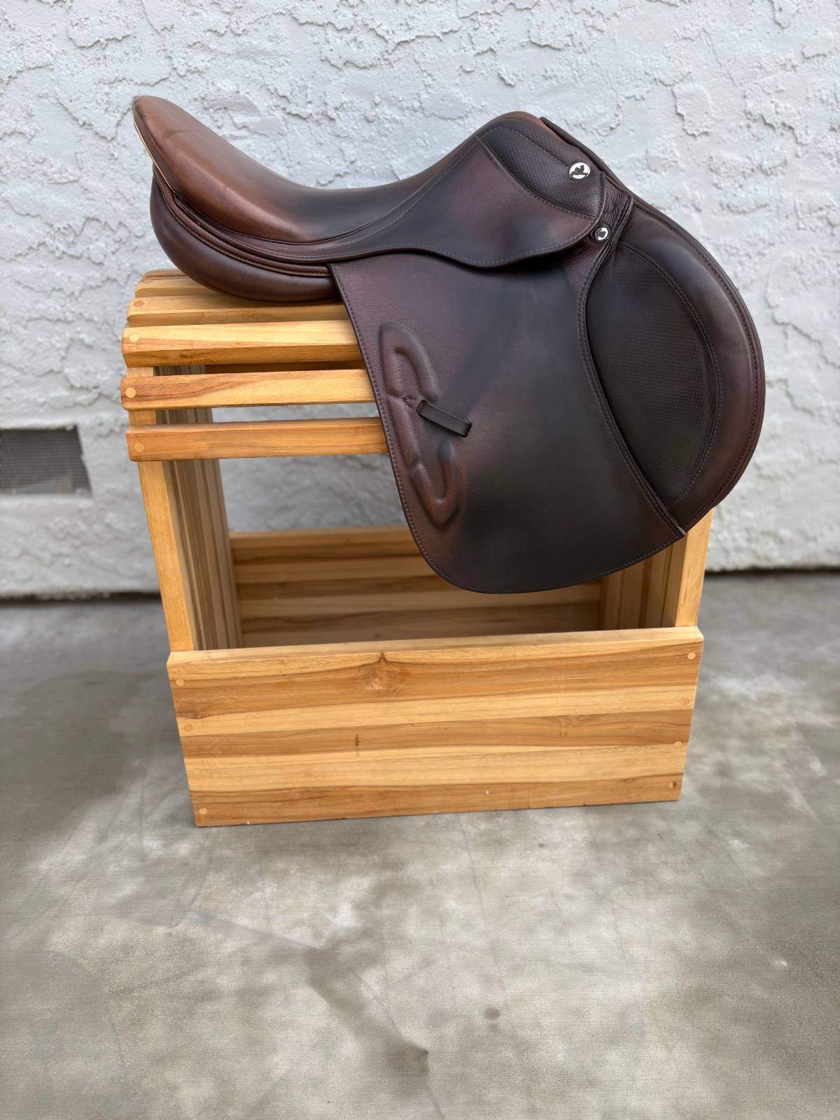 Prestige Michel Robert - Hunter/Jumper Saddle |  17.5" 3C | 5" Tree Size | 2010