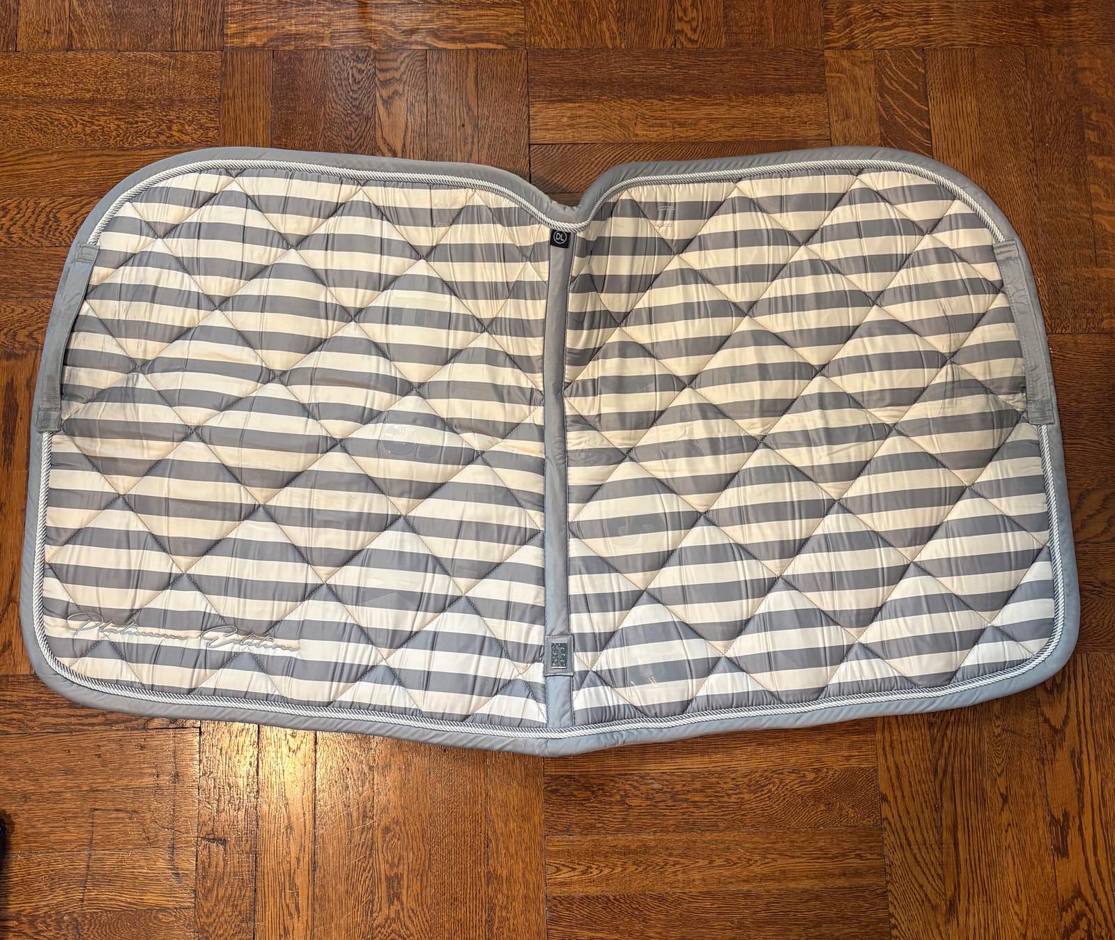 ESKADRON Platinum Dressage Saddle Pad - Grey / White Stripe
