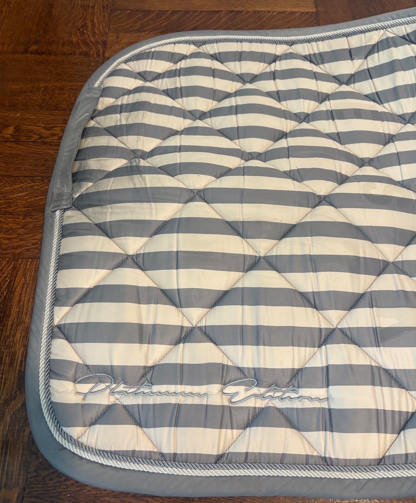 ESKADRON Platinum Dressage Saddle Pad - Grey / White Stripe