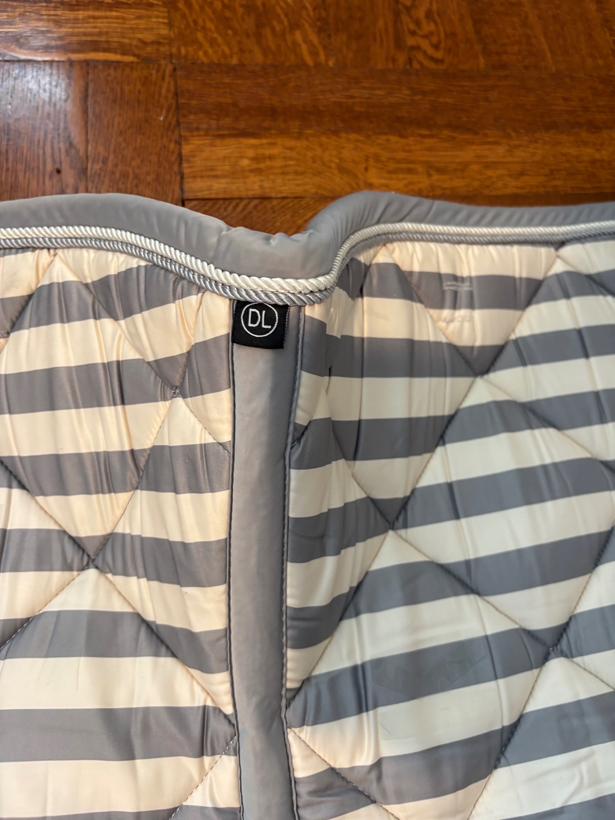 ESKADRON Platinum Dressage Saddle Pad - Grey / White Stripe