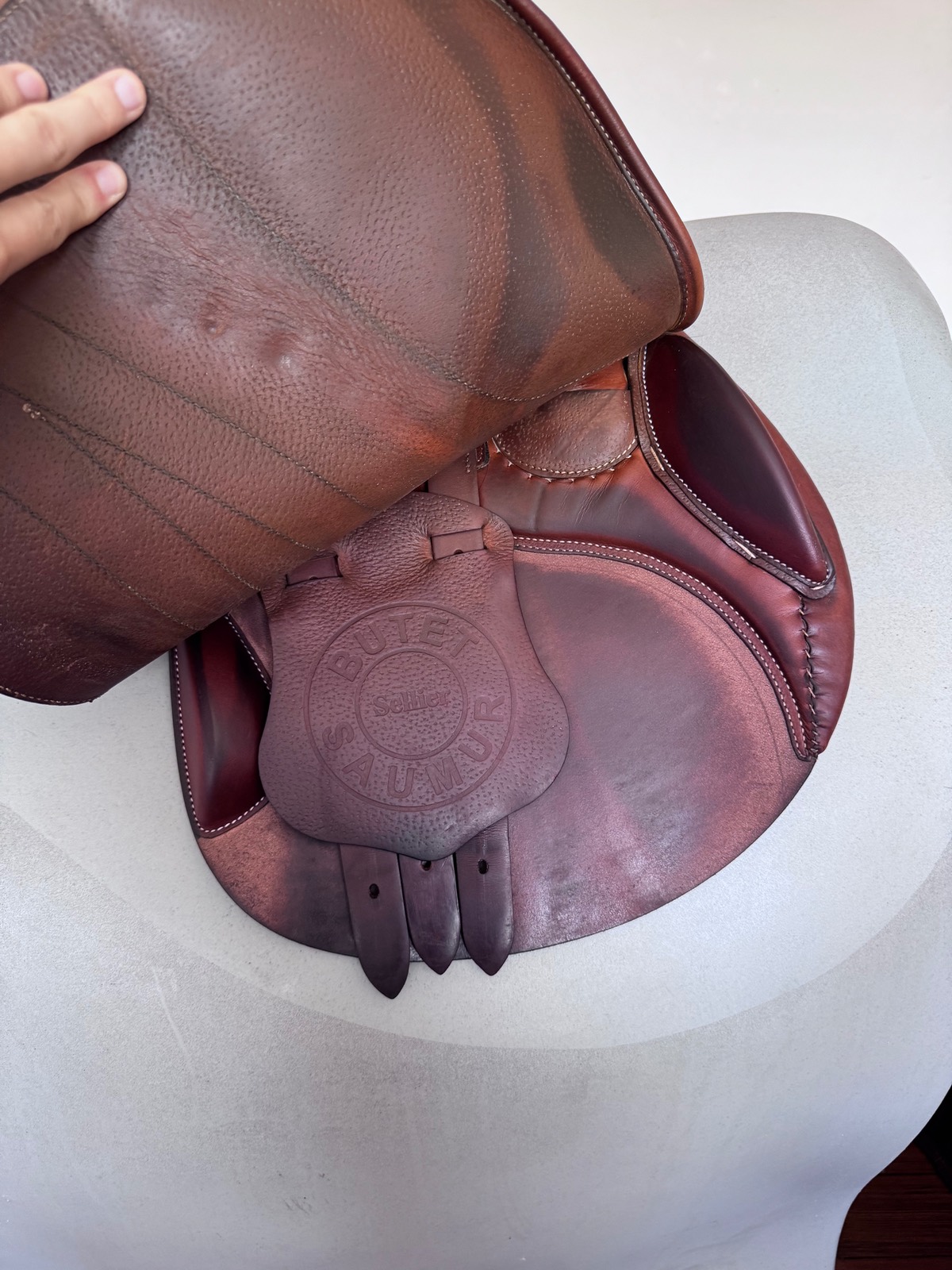 17.5" Butet Premium Saddle - 2023 - 1.75 Flaps - M Seat - Integrated Panels!