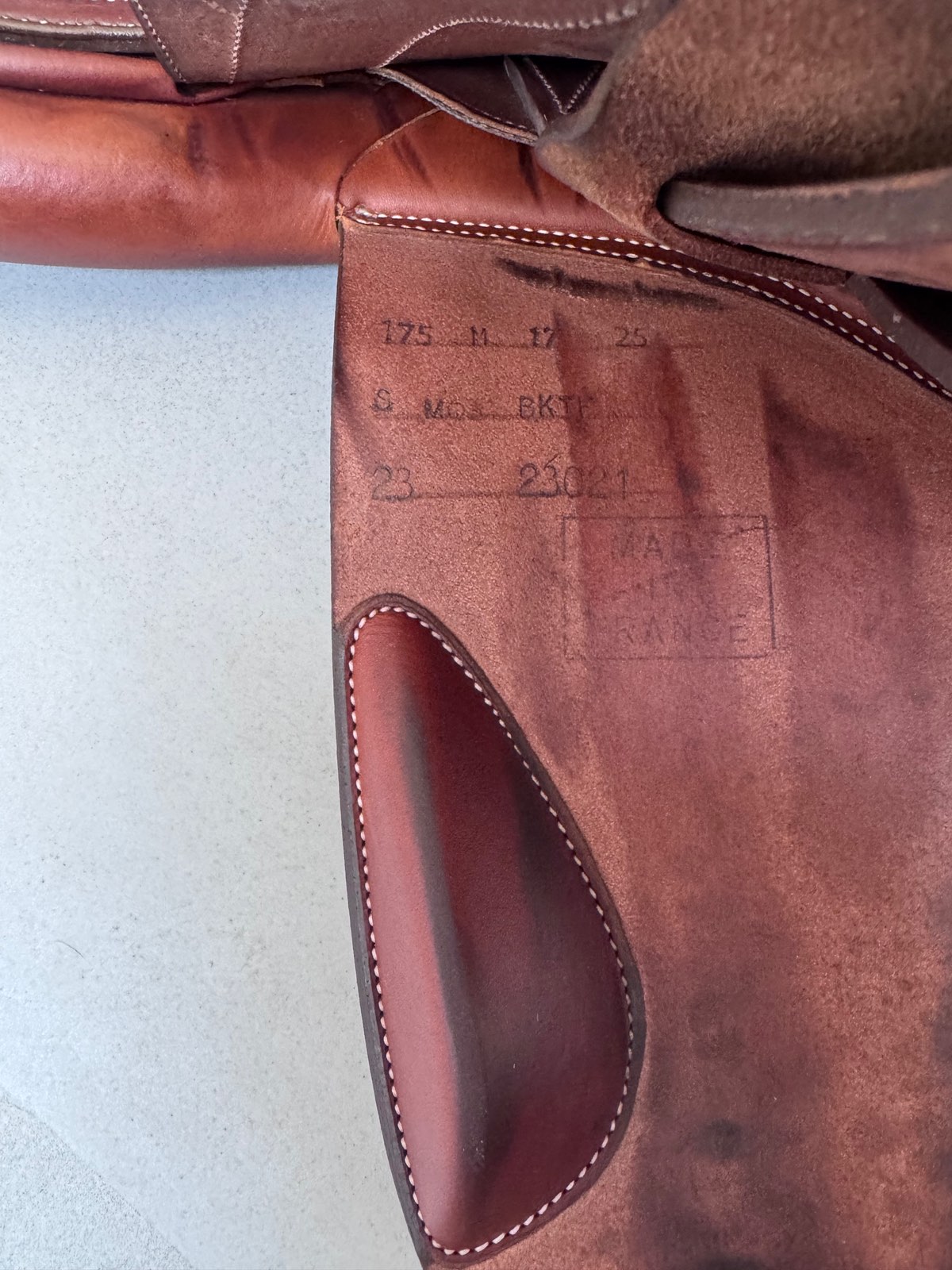17.5" Butet Premium Saddle - 2023 - 1.75 Flaps - M Seat - Integrated Panels!