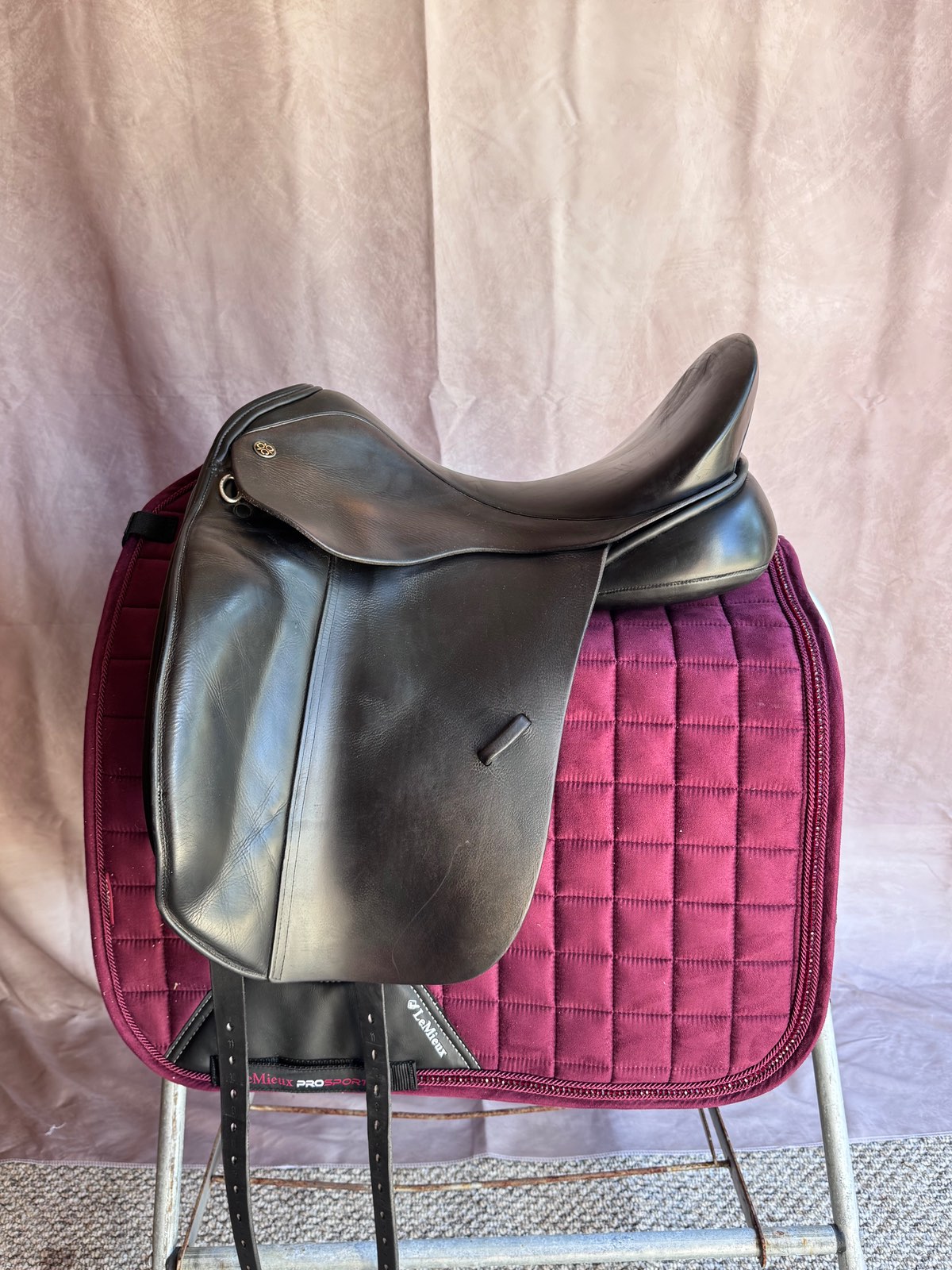 PRICE DROP Trilogy Debbie MacDonald Dressage Saddle 18" W