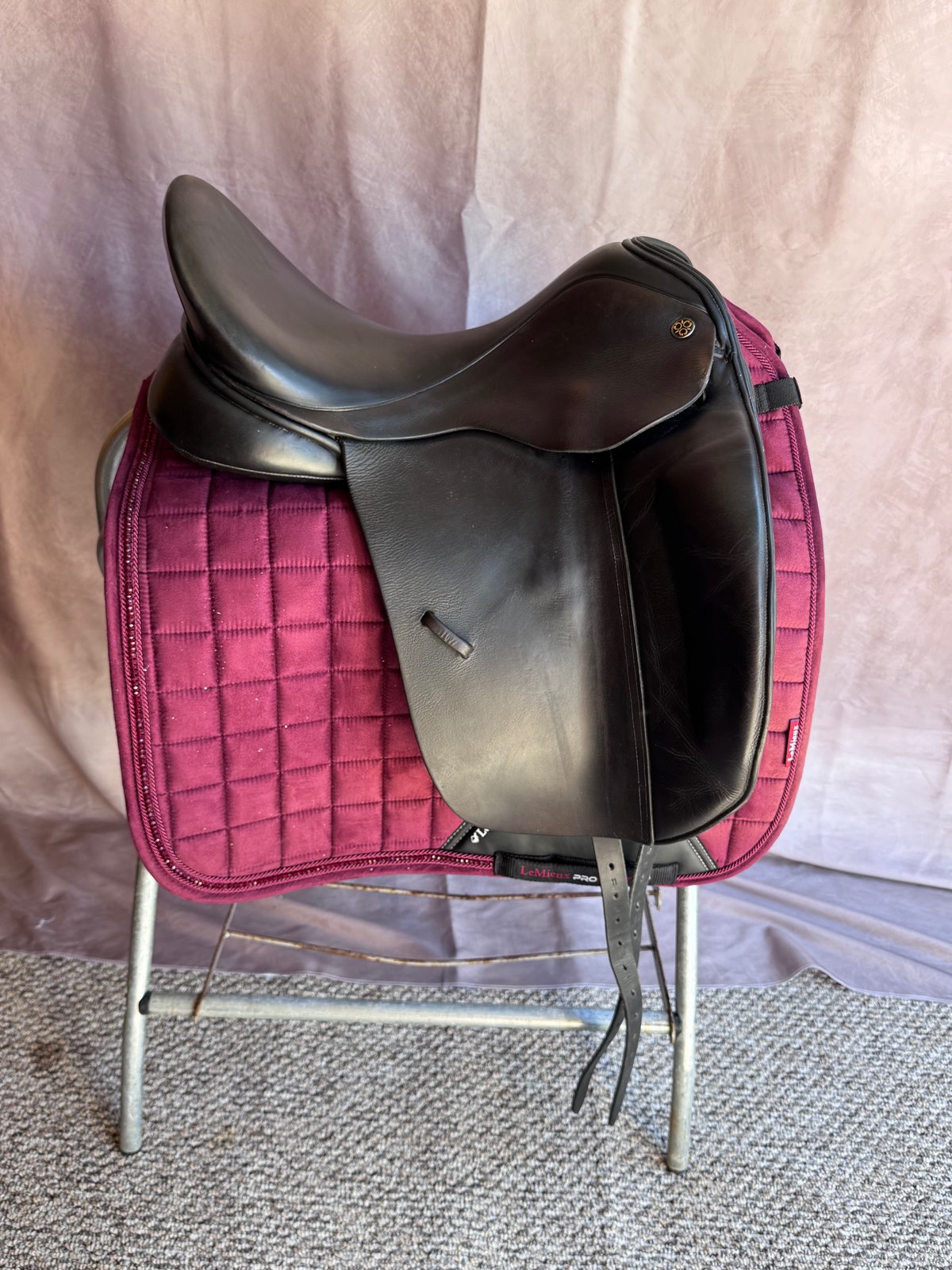 PRICE DROP Trilogy Debbie MacDonald Dressage Saddle 18" W