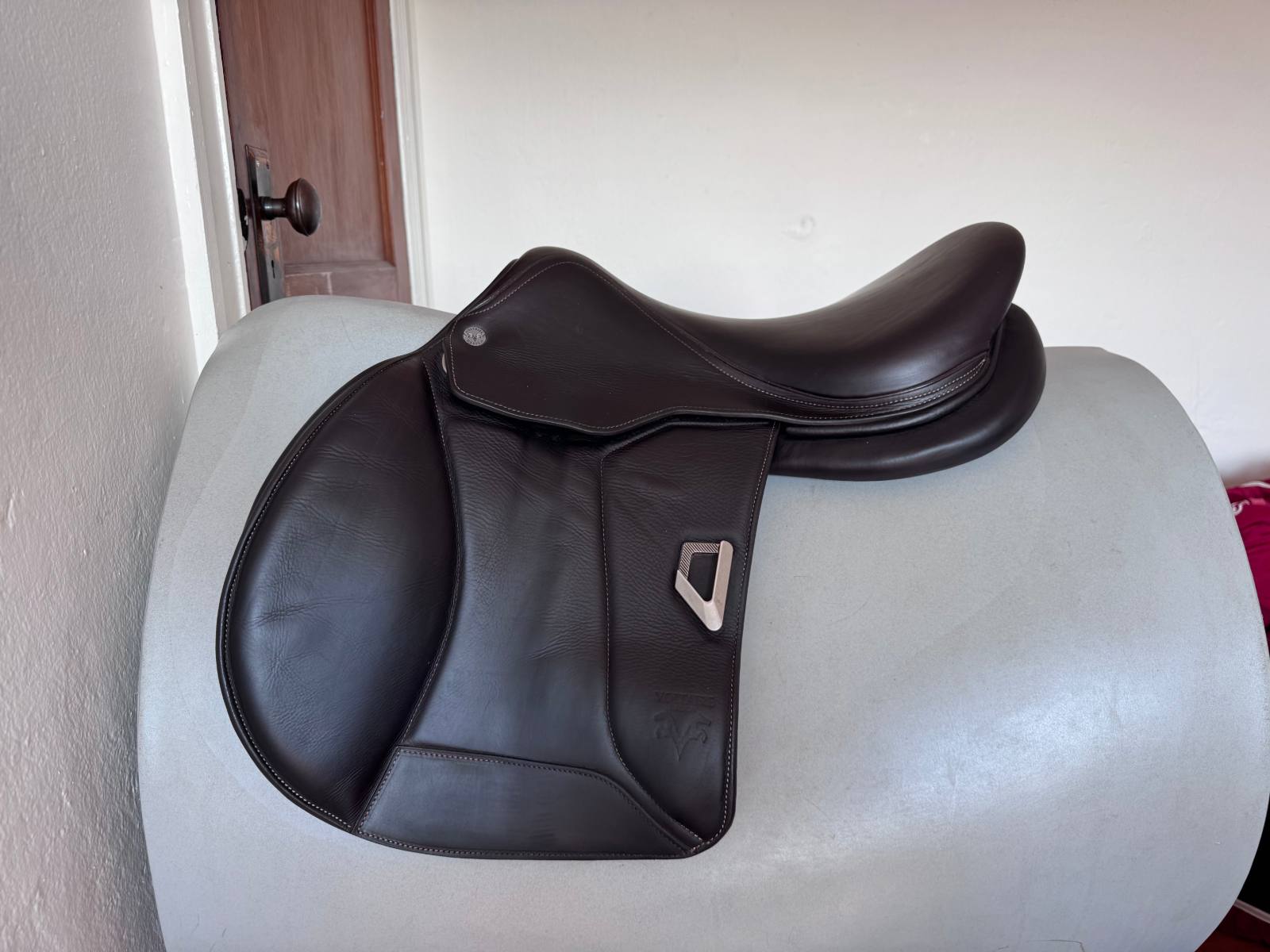 17.5" 2023 Voltaire Blue Infinite 3.0 ActiveFlex PRO Saddle - 1A - Buffalo - MINT!