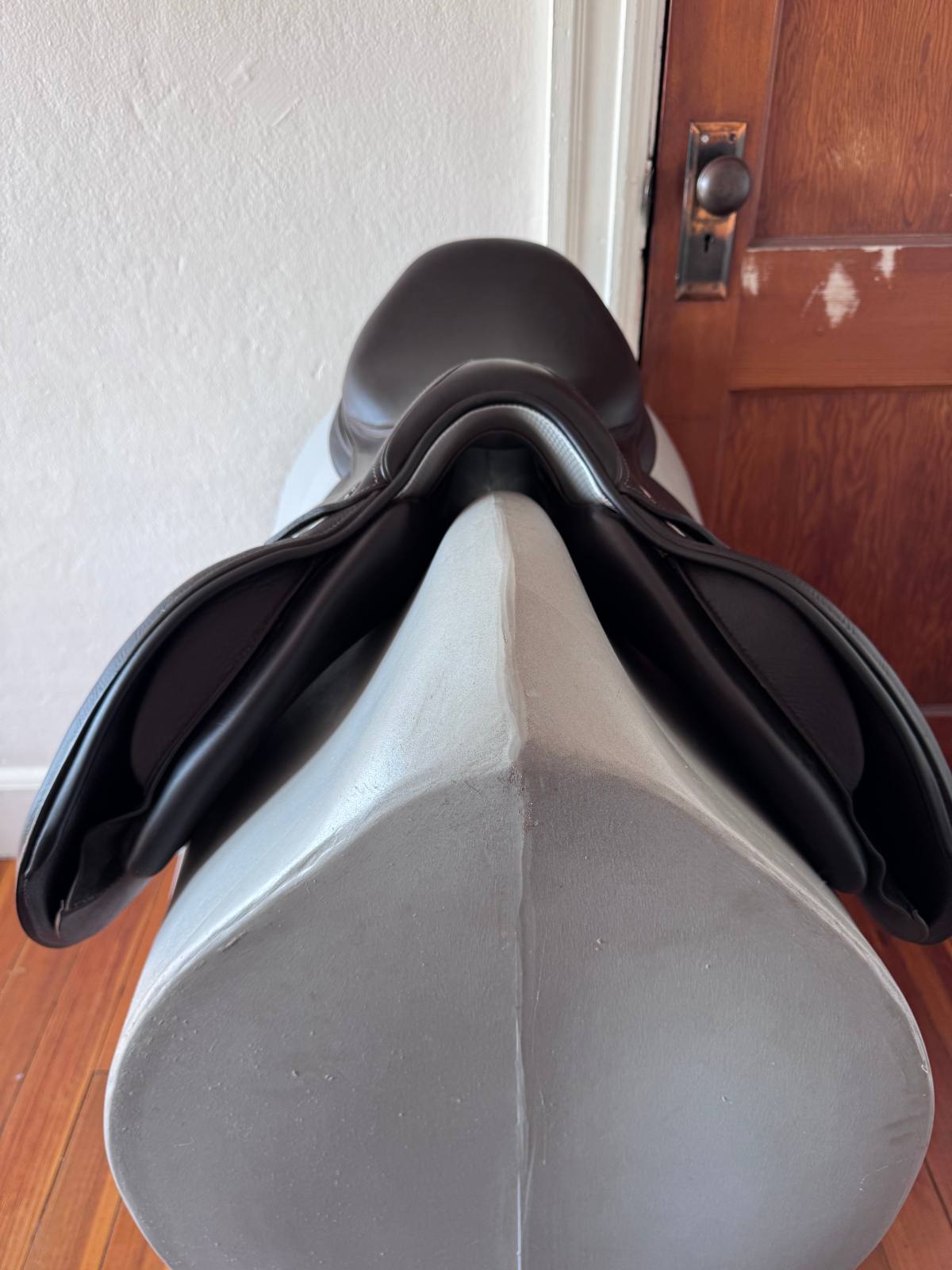 17.5" 2023 Voltaire Blue Infinite 3.0 ActiveFlex PRO Saddle - 1A - Buffalo - MINT!