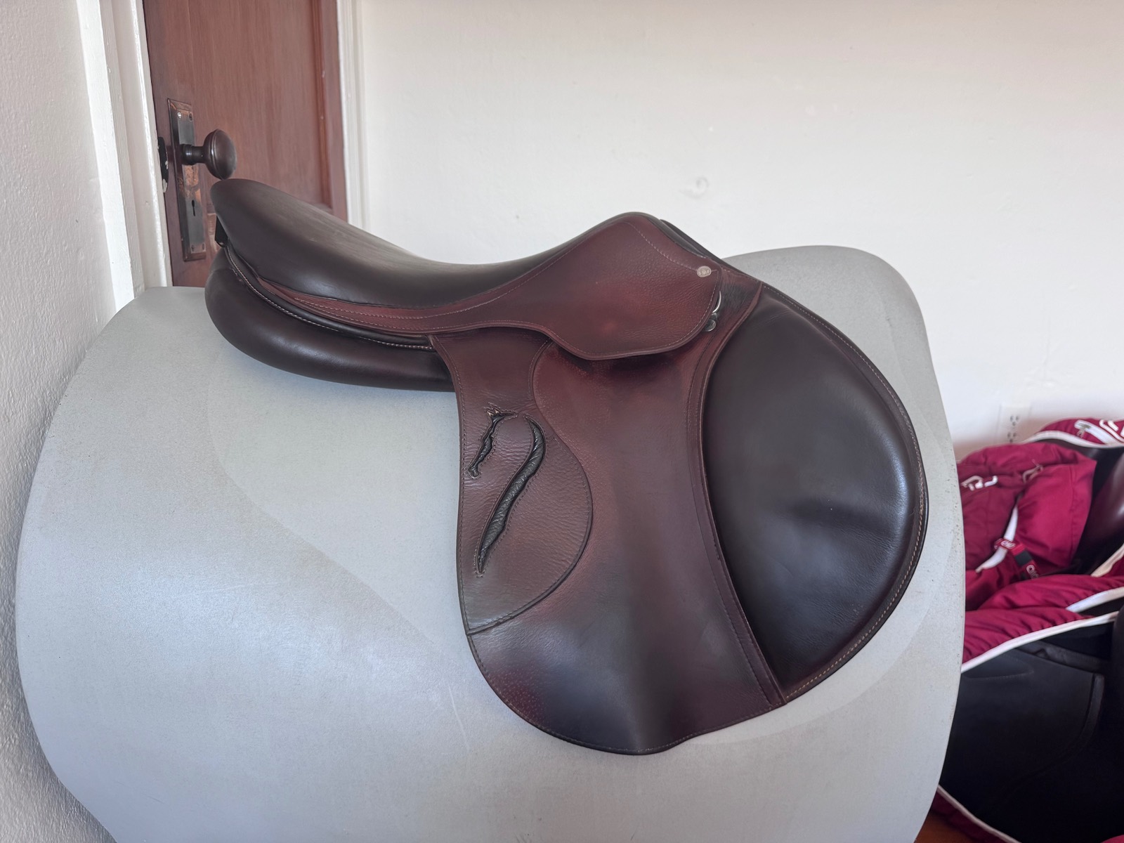 18" Antares Evolution Saddle - 2022 - 3AA - Grain / Buffalo - Excellent!