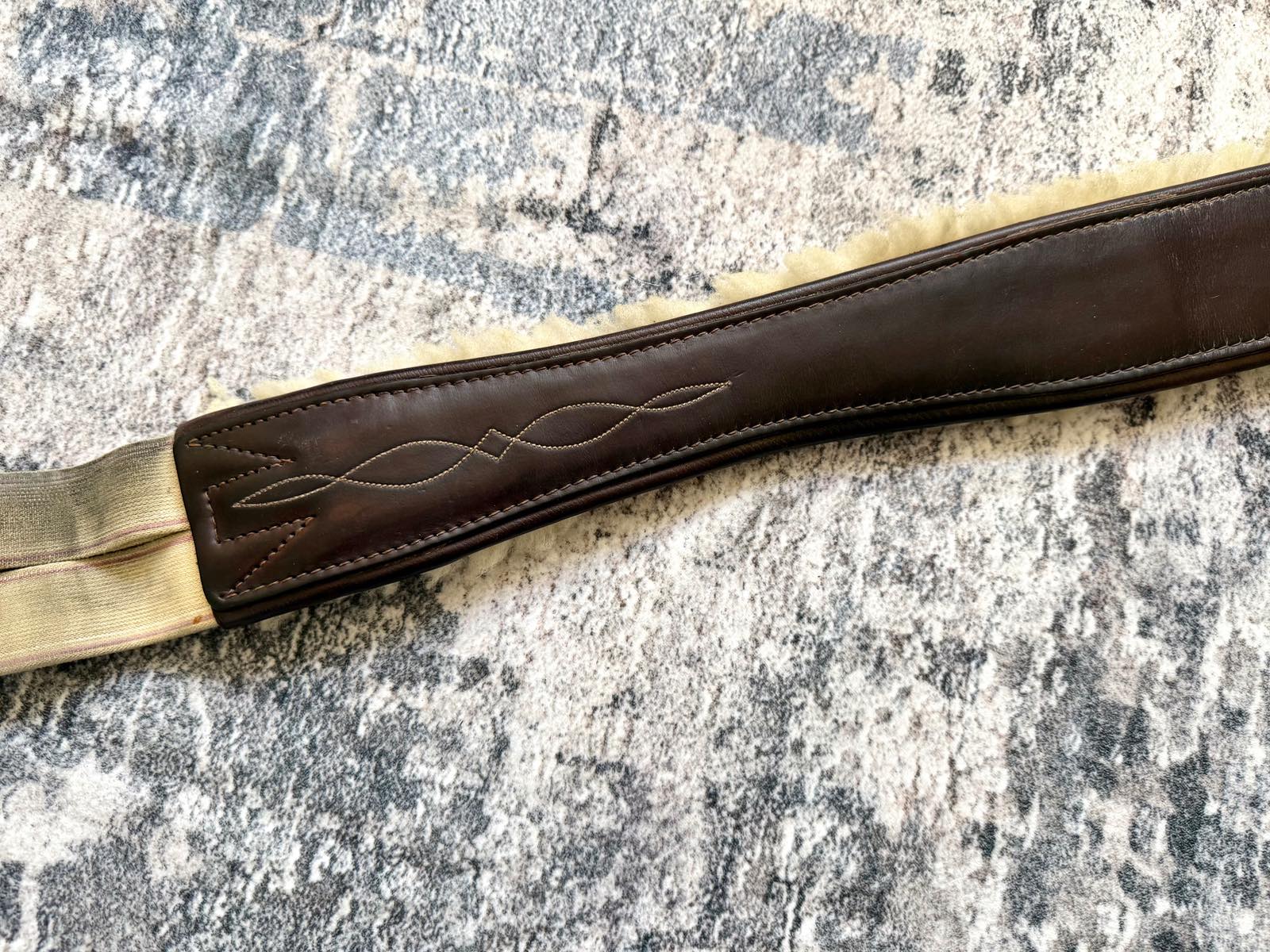 52" Edgewood Fancy Stitched Sheepskin Lined Classic Hunter Girth