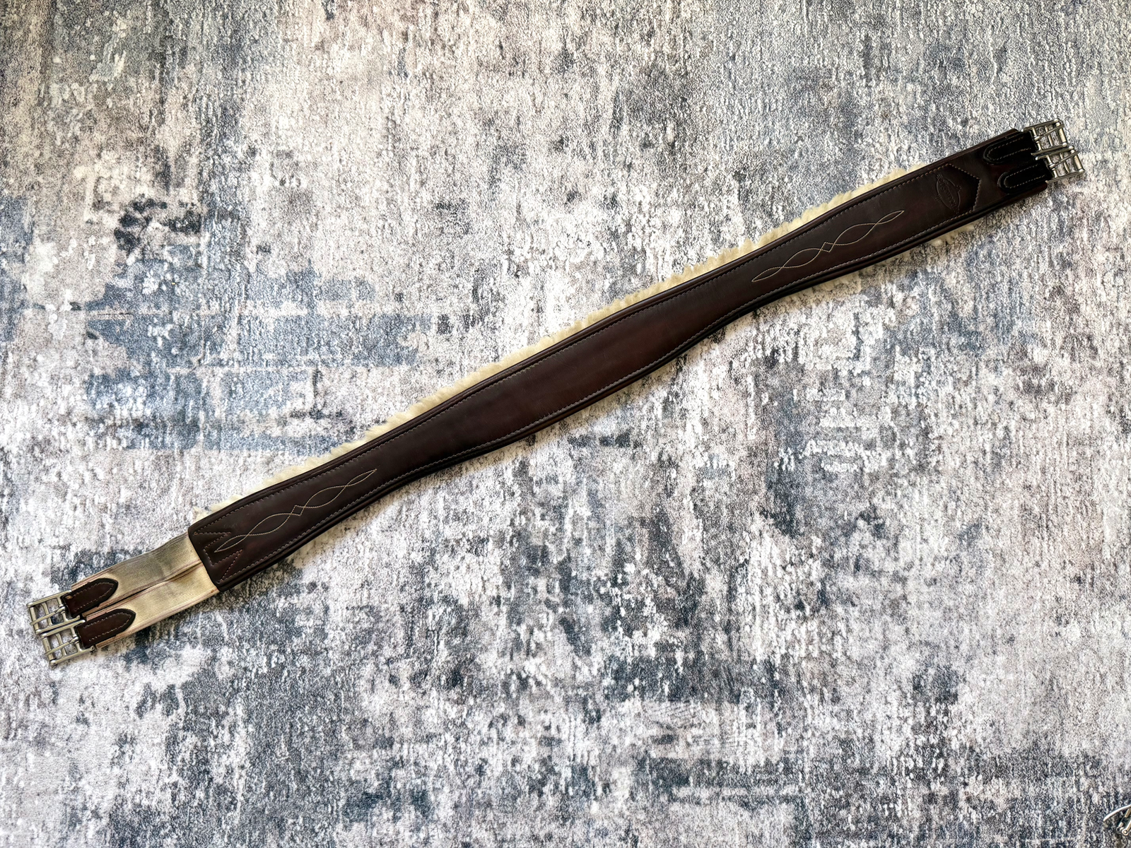 52" Edgewood Fancy Stitched Sheepskin Lined Classic Hunter Girth