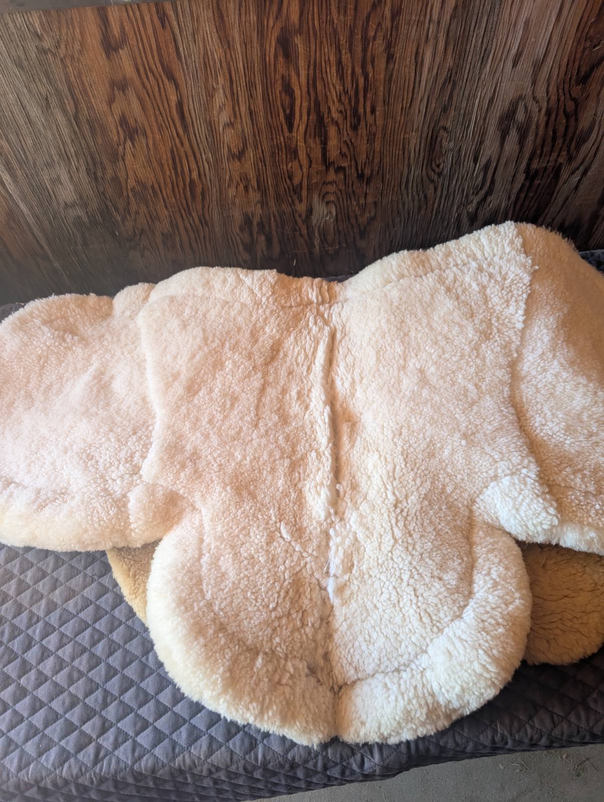 Used ECP Sheepskin saddle pad fits size 15-16