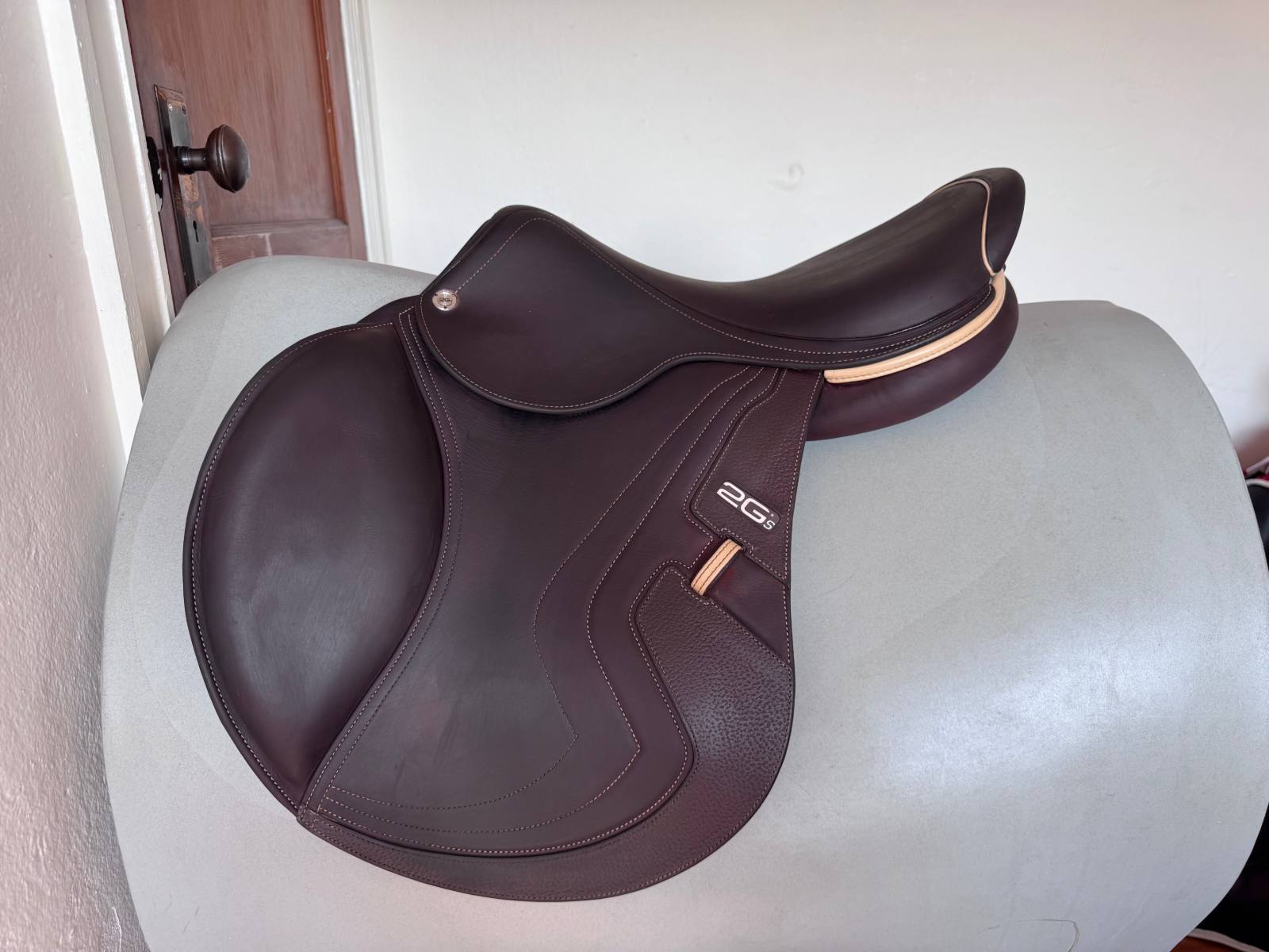 17.5" 2024 CWD SE40 Mademoiselle 2Gs PRO DYNAMICK Saddle - 3C - Full Buffalo - MINT!