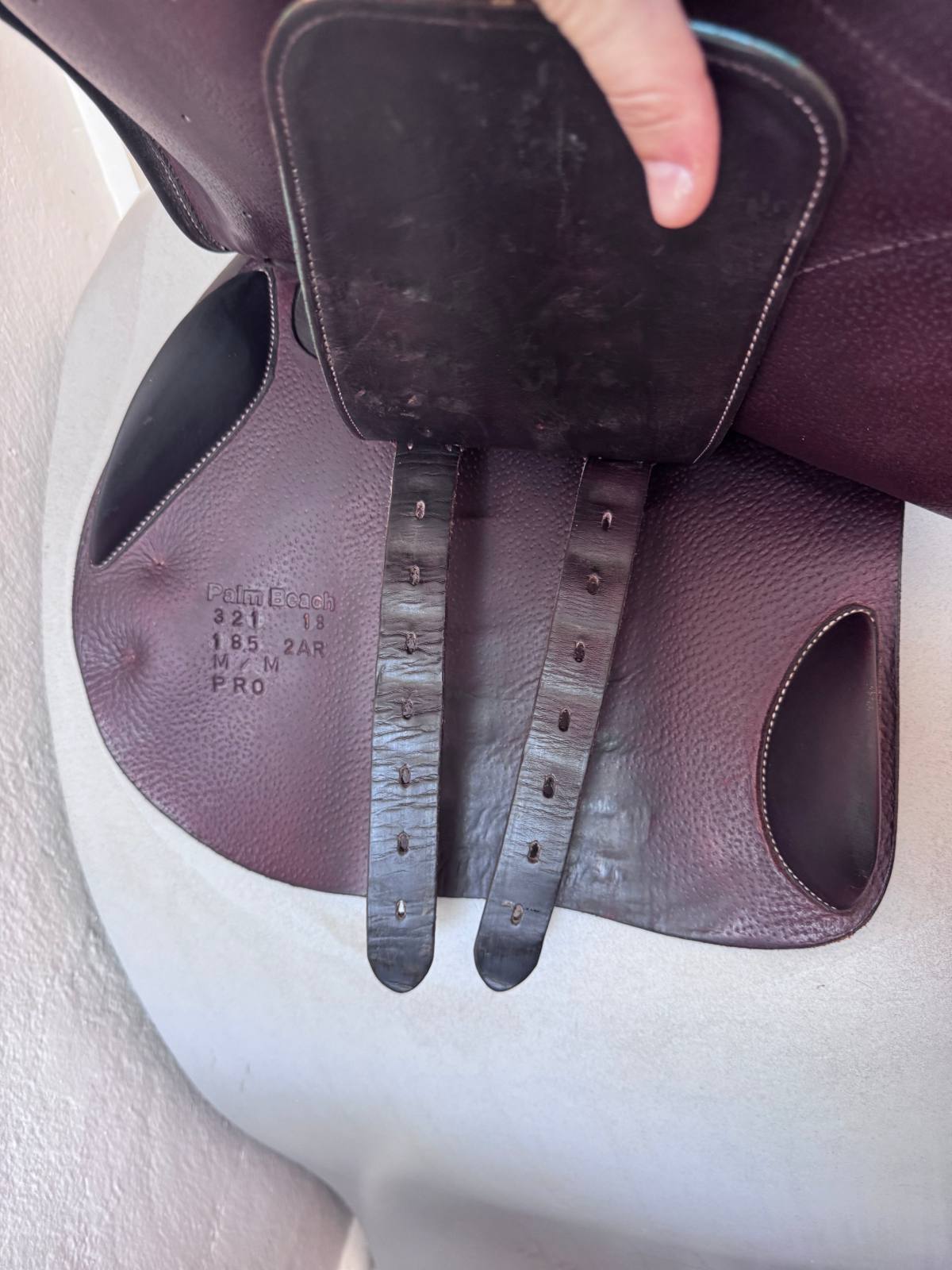 18.5" Voltaire Palm Beach PRO Saddle - 2018 - 2AR - Full Buffalo - MINT!