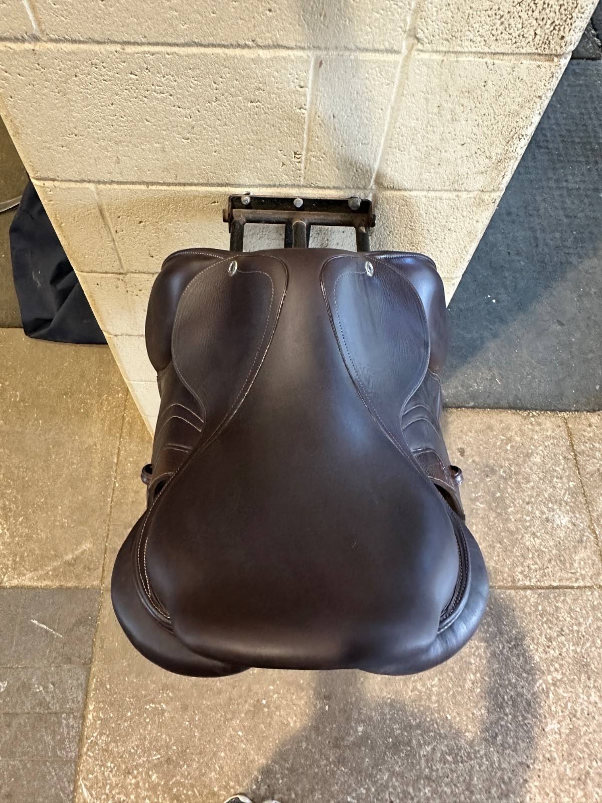 CWD SE01 17.5 2L Close Contact Saddle (2022) – Excellent Condition