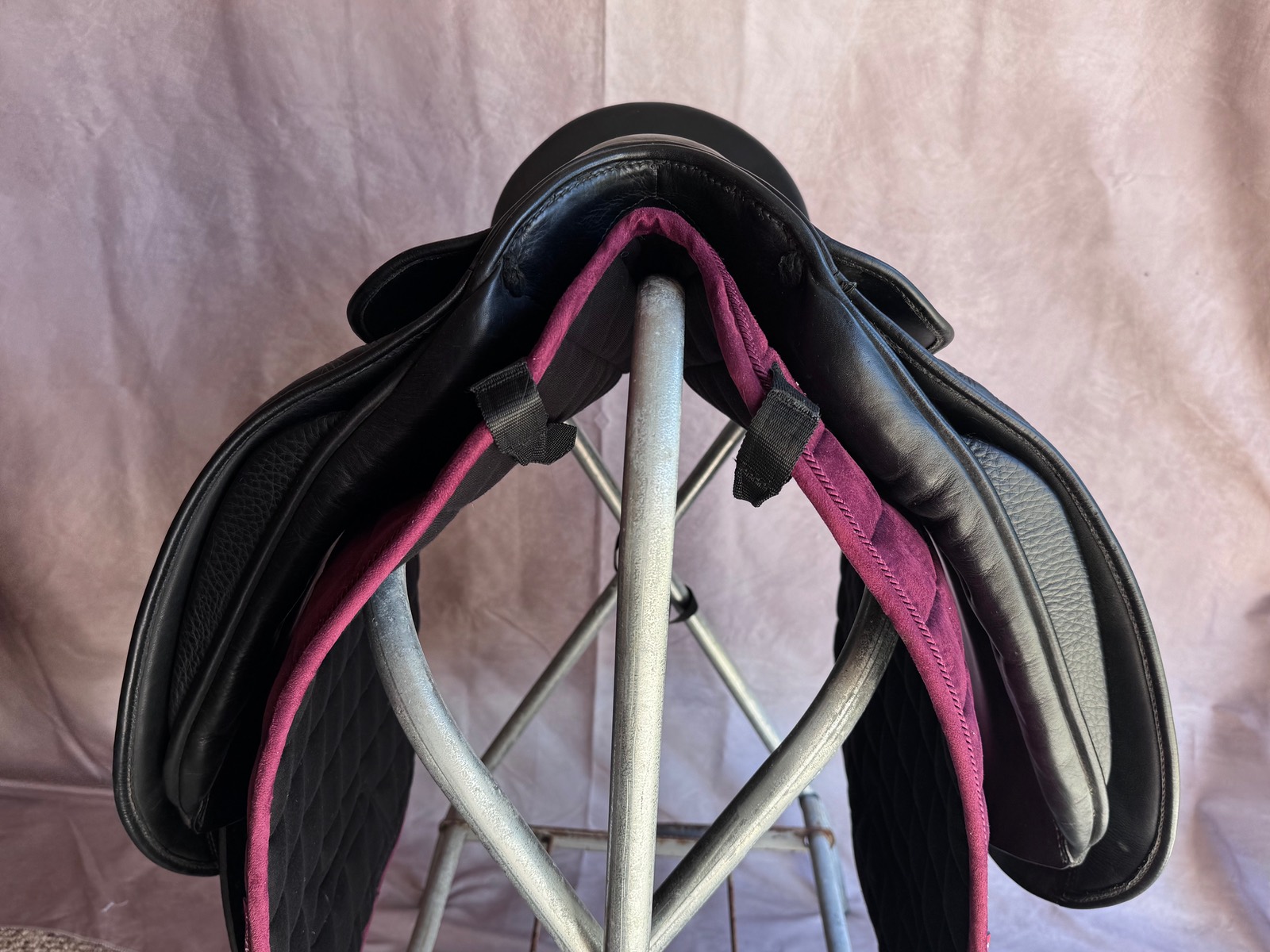 Stubben Maestoso 17.5" Seat 31cm tree