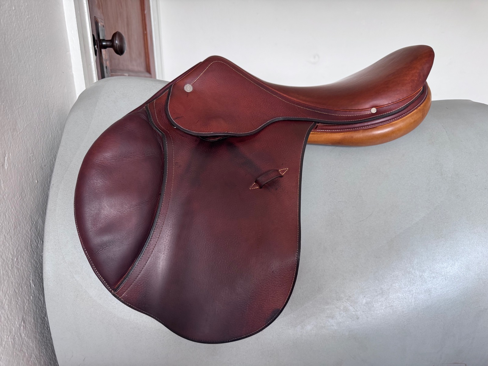 17.5" Hermes Oxer Saddle - Full Buffalo - Stunning Preowned Condition!