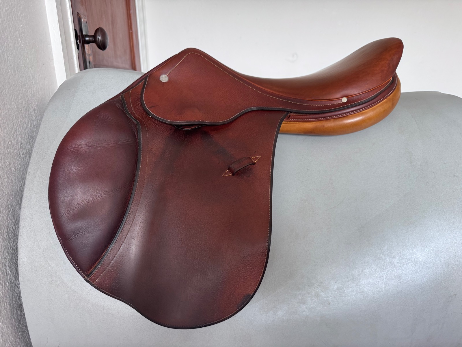 17.5" Hermes Oxer Saddle - Full Buffalo - Stunning Preowned Condition!
