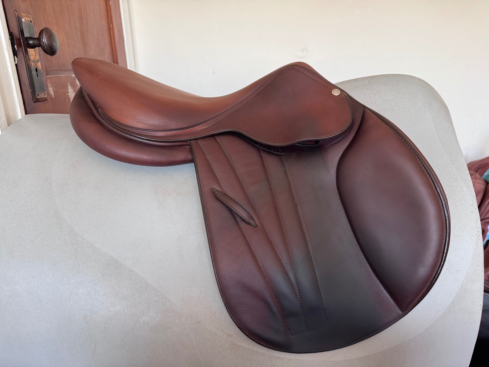 17.5" Butet Premium Saddle - 2023 - L Seat - 1.5 - Integrated Panels - STUNNING!