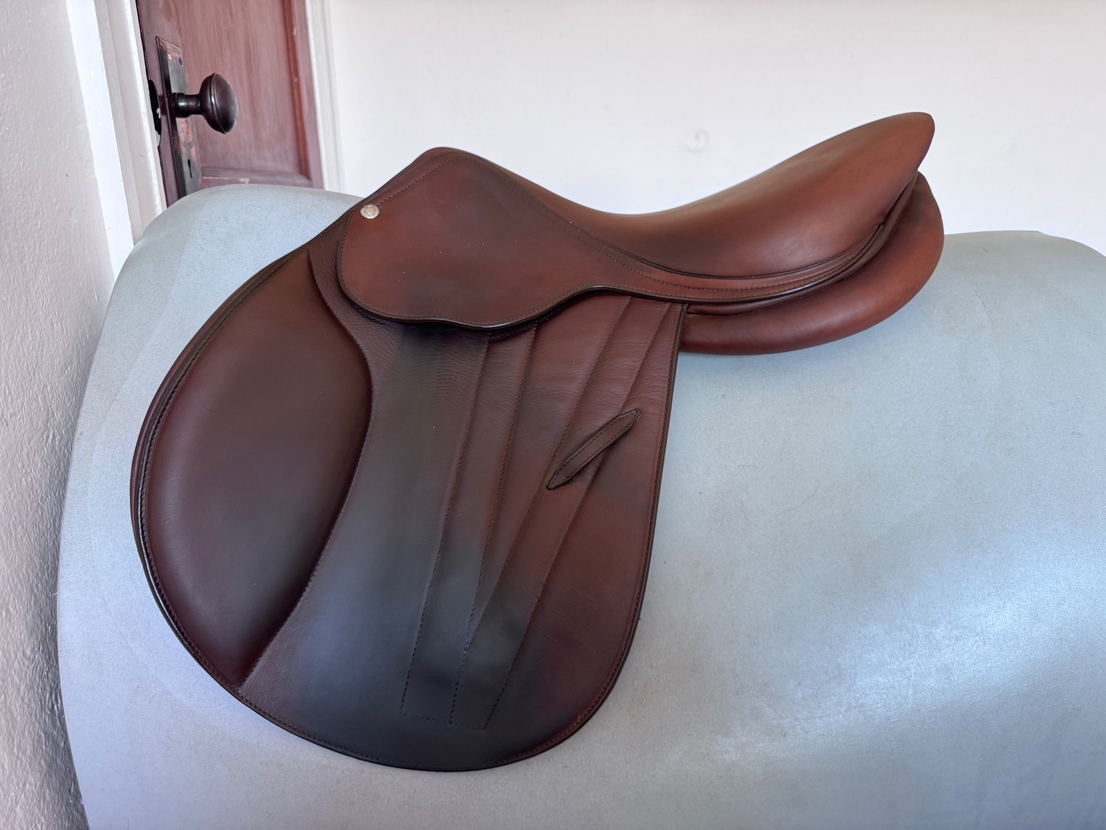 17.5" Butet Premium Saddle - 2023 - L Seat - 1.5 - Integrated Panels - STUNNING!