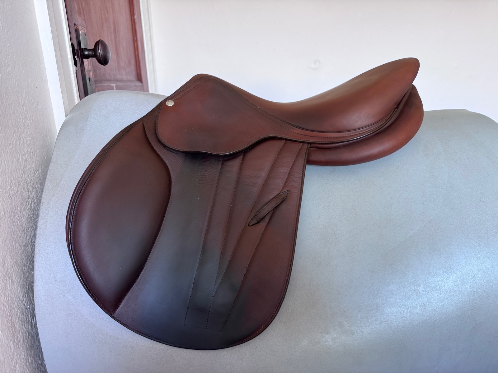 17.5" Butet Premium Saddle - 2023 - L Seat - 1.5 - Integrated Panels - STUNNING!