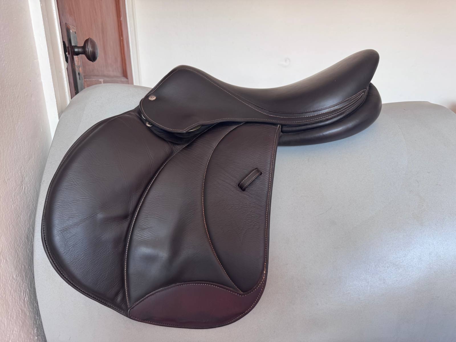 17.5" Voltaire Palm Beach PRO Saddle - 2021 - 3AA - Full Buffalo!